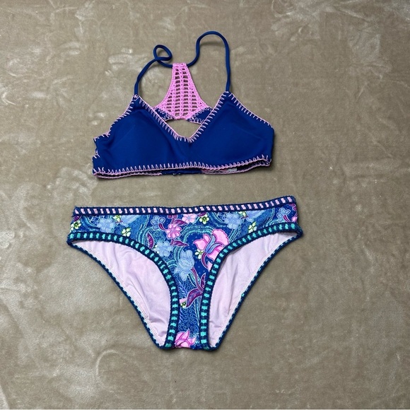 Victoria's Secret Crochet Halter Floral Paisley Blue Bikini Size Small - Picture 1 of 10